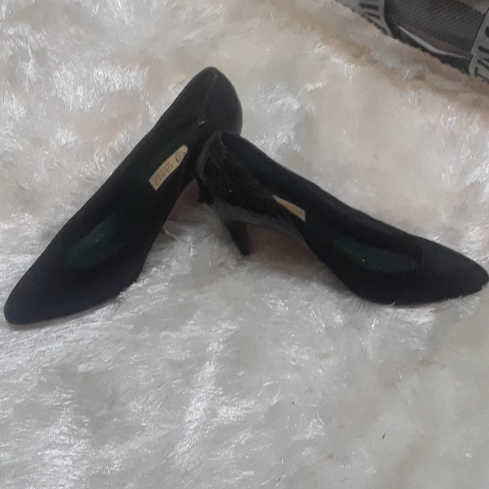 Authentic Vintage Gucci black croc/ suedeHeels